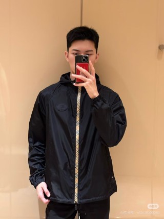 Burberry Vintage Check Hooded Windbreaker Jacket Black view 4