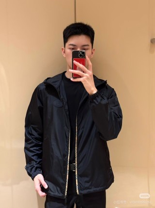 Burberry Vintage Check Hooded Windbreaker Jacket Black view 6
