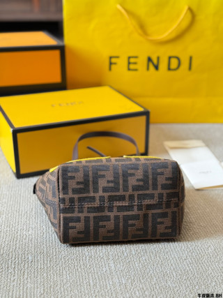 Fendi Vintage Monster Eye Tote Bag Yellow view 9