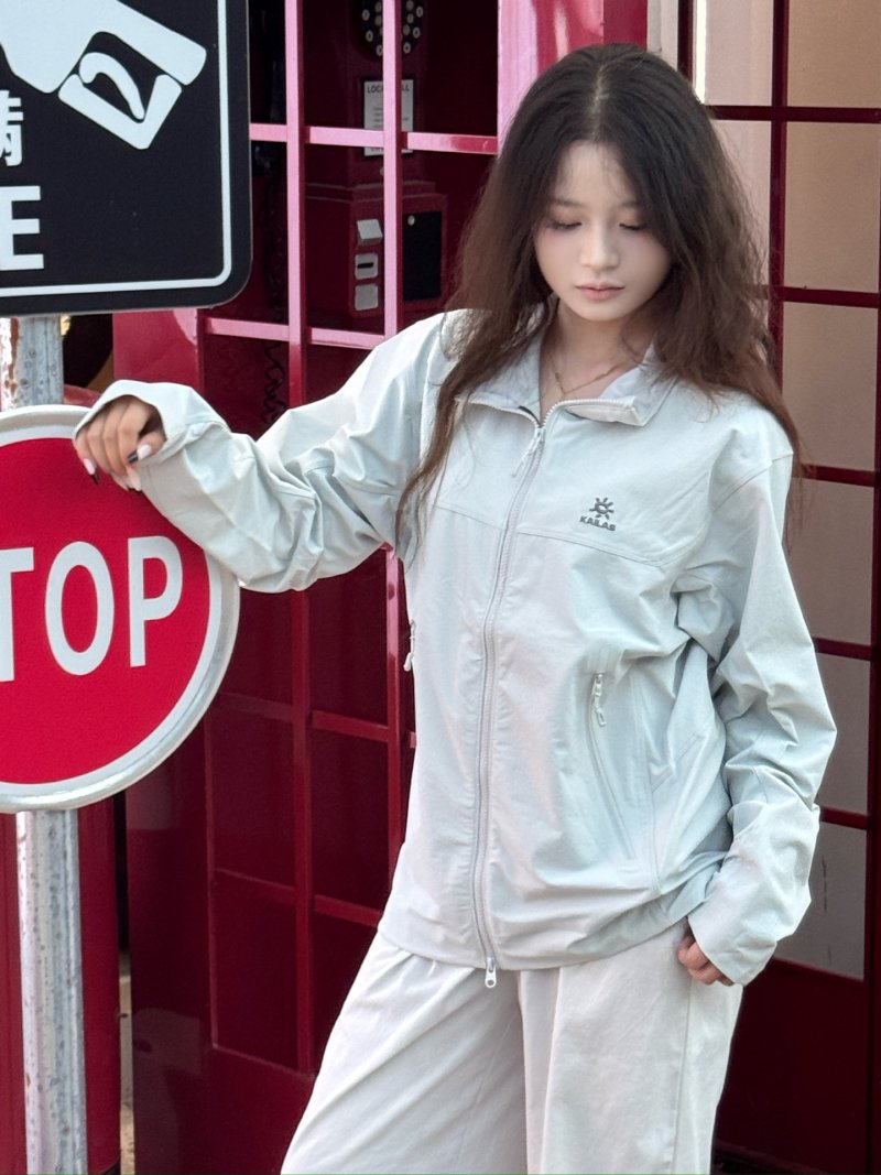 Kaerlae M8 Stand Collar Windbreaker Jacket Light Cloud Gray view