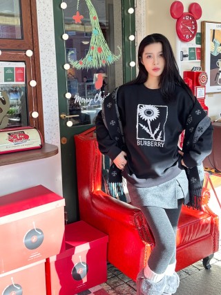 Burberry Sunflower Graphic Black Hoodie view 6
