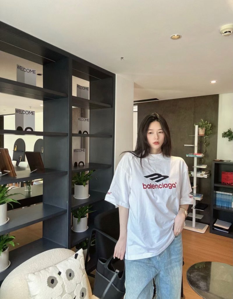 Balenciaga Logo Cream Short Sleeve T-Shirt view