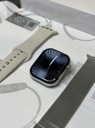 Apple Watch Series 10 46mm Titanium Silver UA Replica view 2