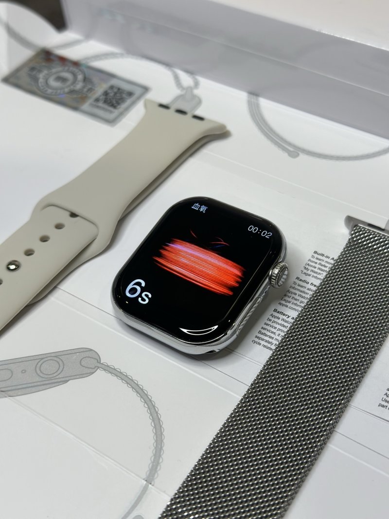 Apple Watch Series 10 46mm Titanium Silver UA Replica view