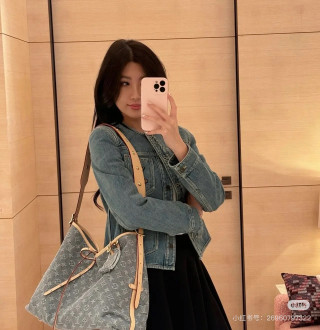 Louis Vuitton Neverfull Monogram Canvas Tote Bag Grey view 1