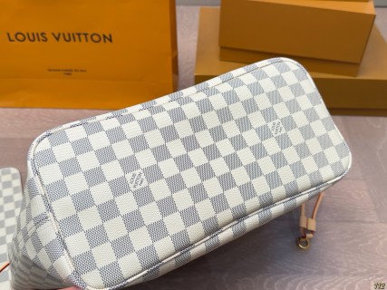 Louis Vuitton Neverfull Damier Azur Tote Bag view 6