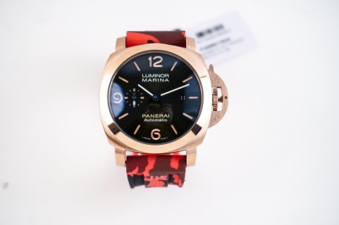 Panerai Luminor Marina Automatic Rose Gold Black Dial view 3