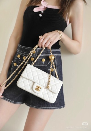 Chanel Quilted Burgundy Shoulder Bag with Gold Chain view 8