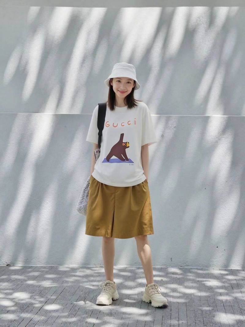 Gucci Graphic Print White T-Shirt with Brown Bear Design