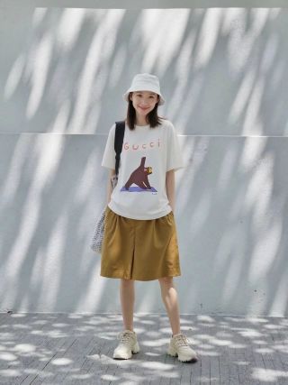 Gucci Graphic Print White T-Shirt with Brown Bear Design view 1