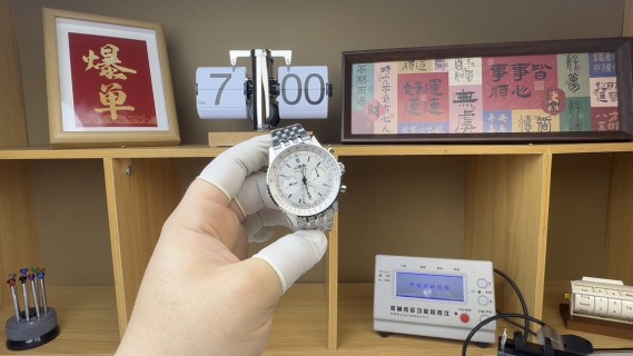Breitling Navitimer Chronograph Silver Dial Steel Watch video