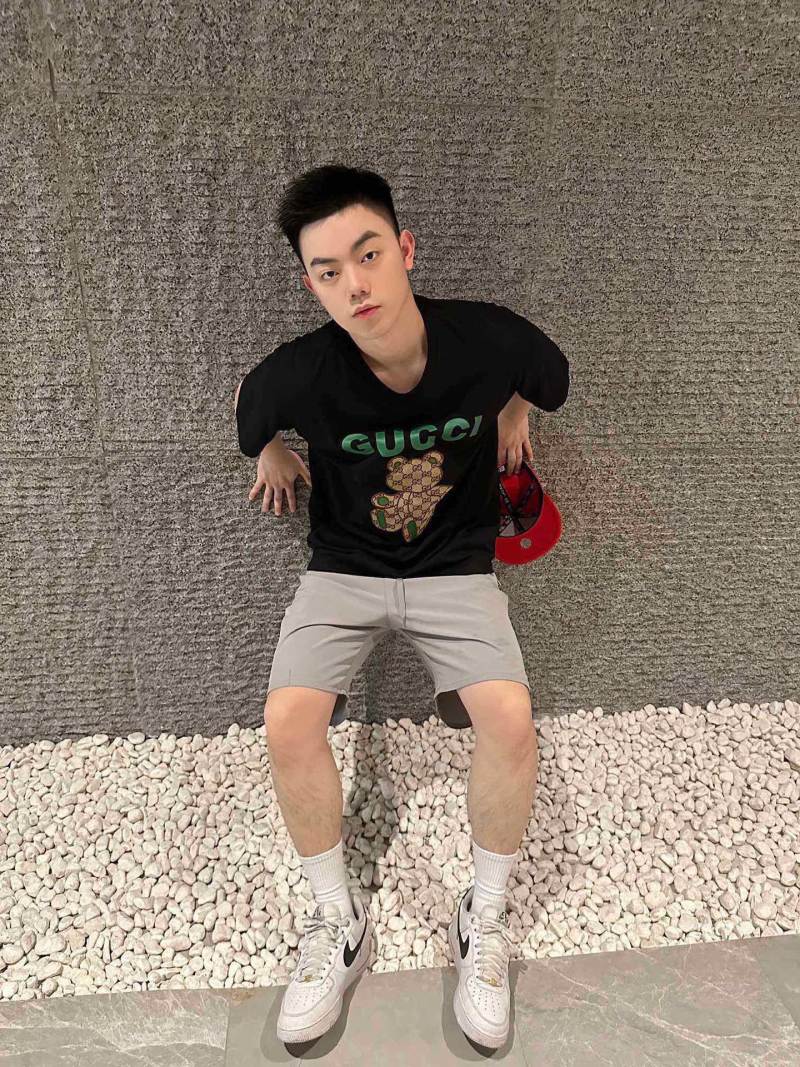 Gucci Black Short Sleeve T-Shirt with GG Motif Print