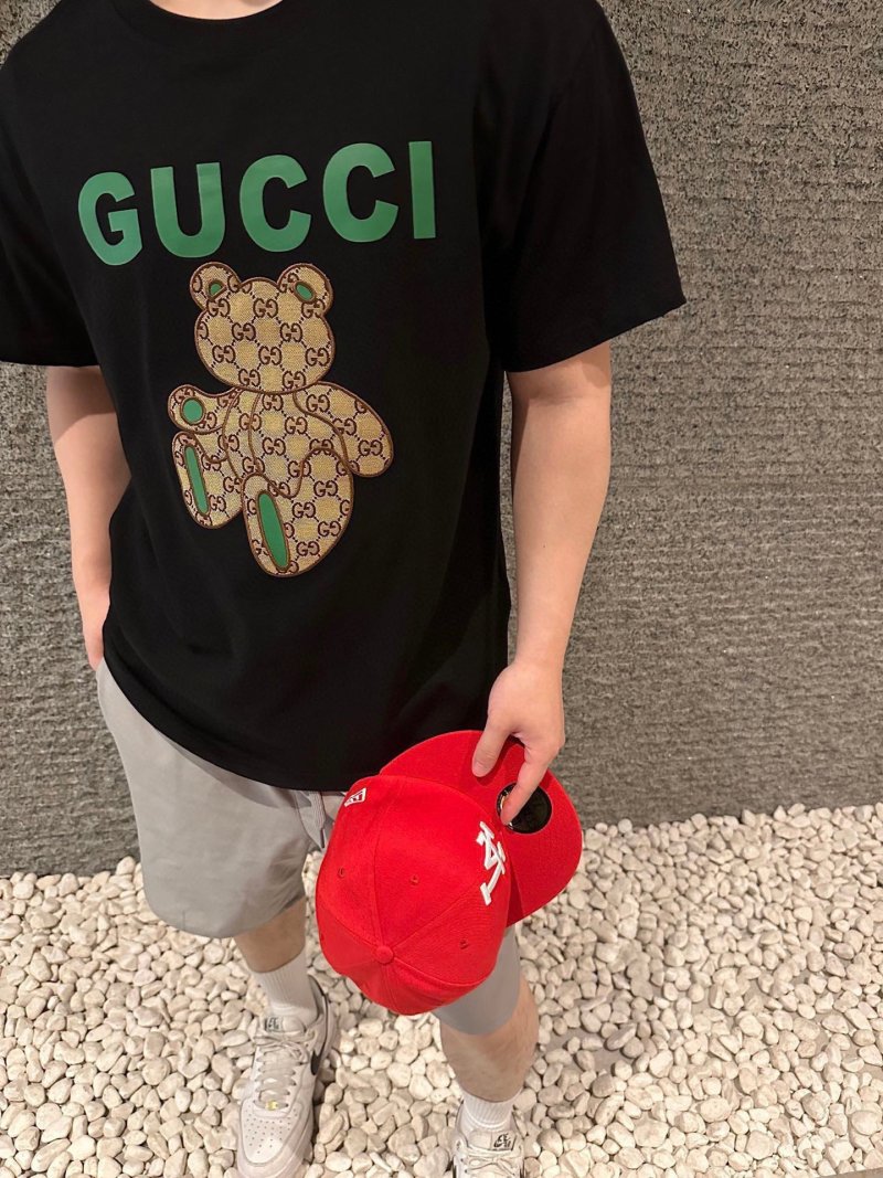 Gucci Black Short Sleeve T-Shirt with GG Motif Print view