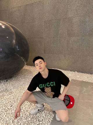 Gucci Black Short Sleeve T-Shirt with GG Motif Print view 7