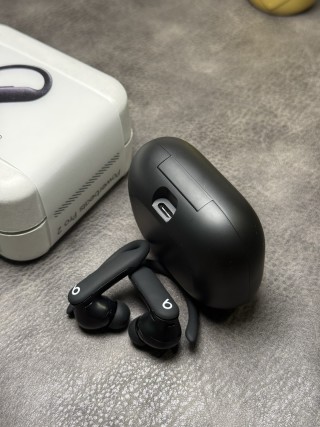 Beats Powerbeats Pro 2 Wireless Earphones Black view 5