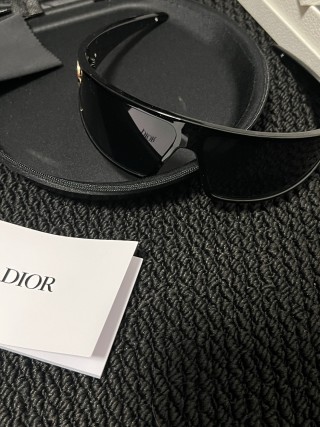 Dior Foldable Sunglasses Black view 4
