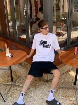 Balenciaga Paris Graffiti White T-Shirt view 3