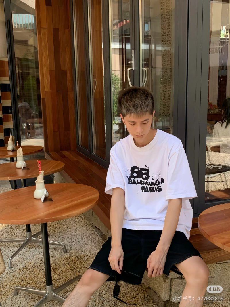 Balenciaga Paris Graffiti White T-Shirt view