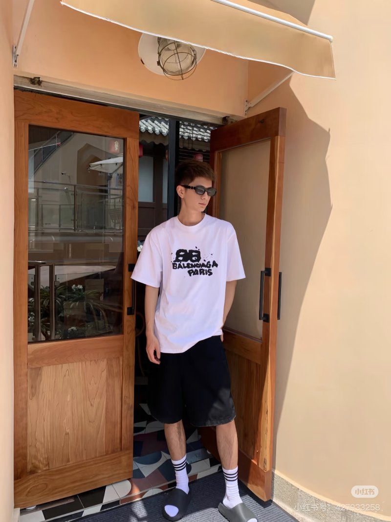 Balenciaga Paris Graffiti White T-Shirt view