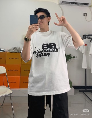 Balenciaga Paris Graffiti White T-Shirt view 9