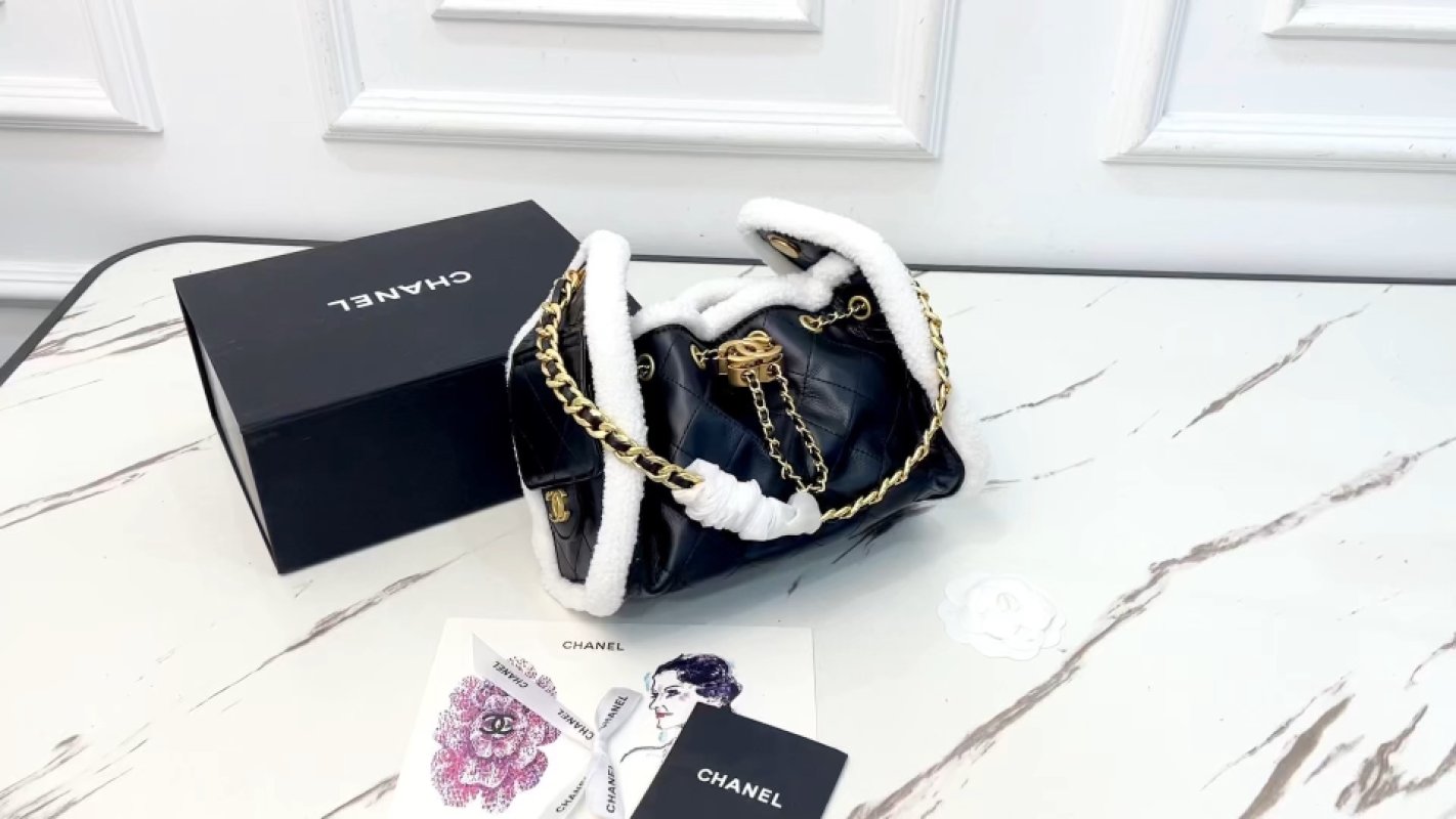 Chanel Black Quilted Chain Shoulder Bag with White Fur Trim