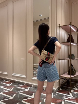 Gucci 1955 Horsebit Saddle Bag Beige view 2