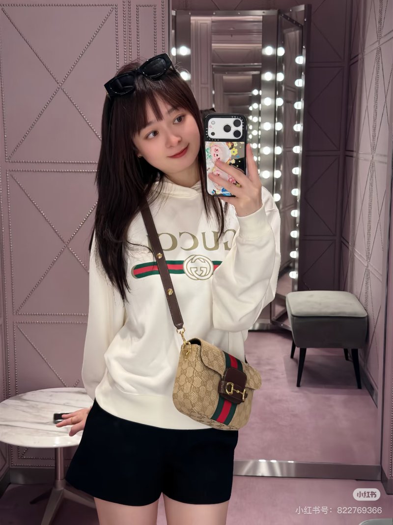 Gucci 1955 Horsebit Saddle Bag Beige view