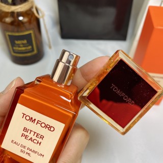 Tom Ford Bitter Peach Eau de Parfum 50ml view 4