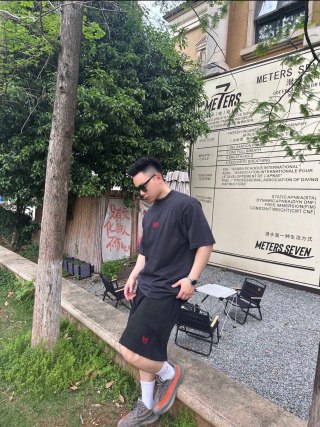 Black T-Shirt & Shorts Set with Red Rose Embroidery view 5