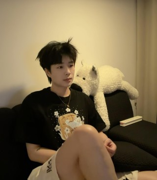 Black Graphic Print T-Shirt with Floral Bear Design view 3