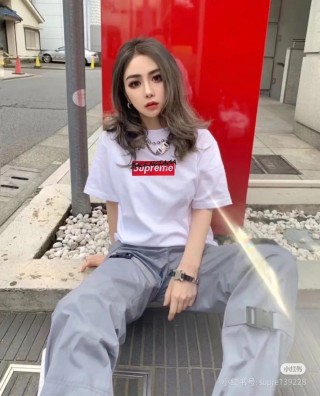 Supreme Box Logo White T-Shirt Women view 3