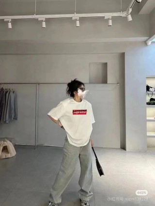 Supreme Box Logo White T-Shirt Women view 4