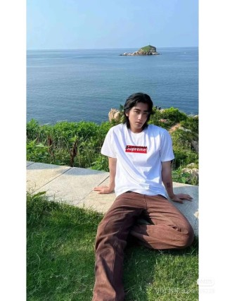 Supreme Box Logo White T-Shirt Women view 5