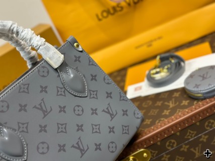 Louis Vuitton On The Go Medium Monogram Empreinte Grey Handbag view 2