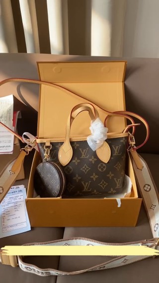 Louis Vuitton Monogram Canvas Tote Bag with Pouch - Brown video