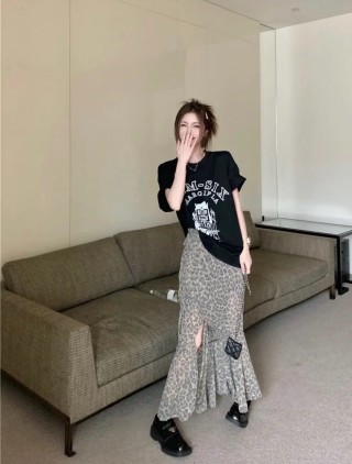 Missy Graphic Black Short-Sleeve T-Shirt view 1