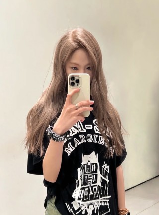 Missy Graphic Black Short-Sleeve T-Shirt view 3