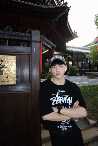 Stüssy Black Graphic Logo T-Shirt view 3
