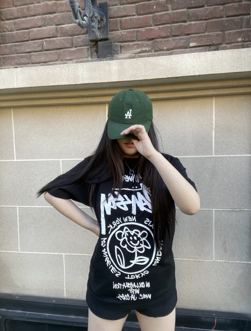 Stüssy Black Graphic Logo T-Shirt view