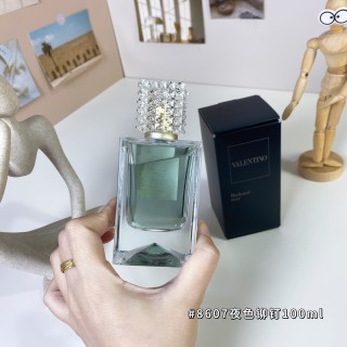 Valentino Rockstud Noir 100ml Eau de Parfum view 4