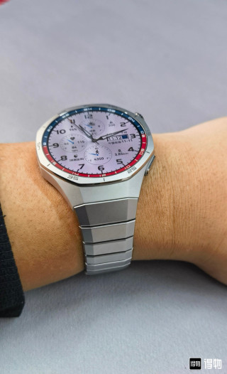 Huawei GT5 Pro Black Smart Watch view 9