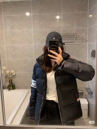 Black & Navy Colorblock Puffer Down Jacket view 1