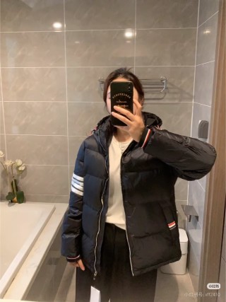 Black & Navy Colorblock Puffer Down Jacket view 2