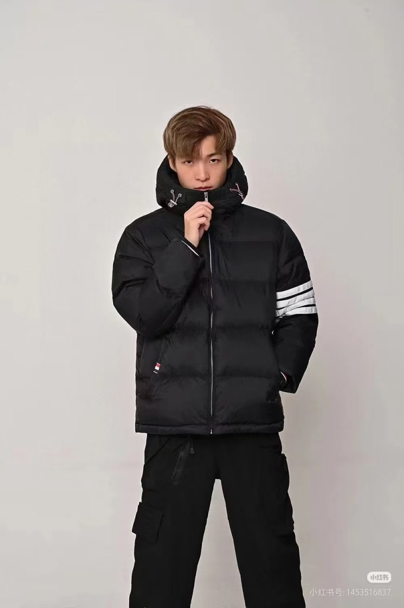 Black & Navy Colorblock Puffer Down Jacket view