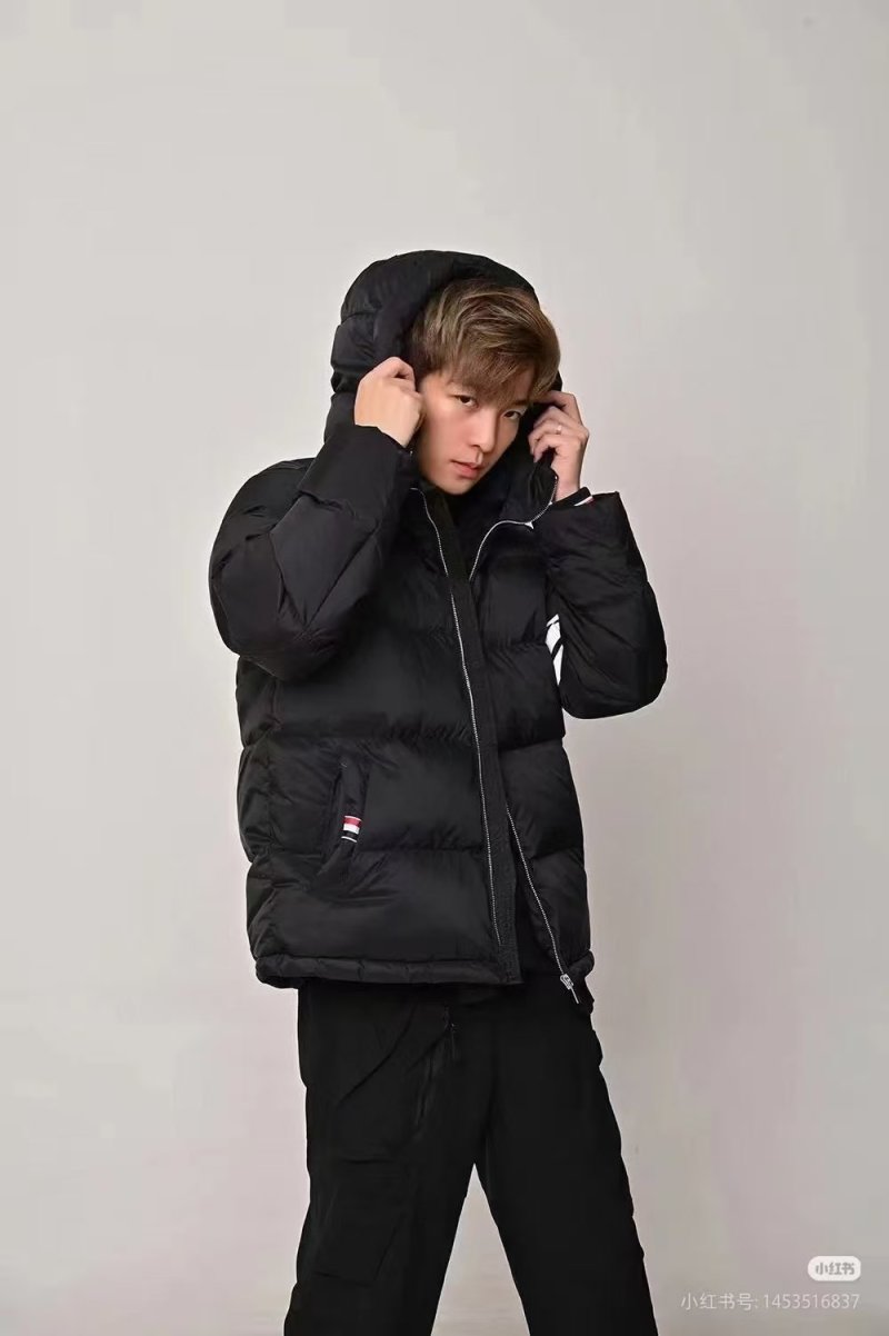 Black & Navy Colorblock Puffer Down Jacket view