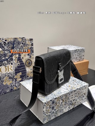 Dior Saddle Messenger Bag Black Leather White Stitching view 2