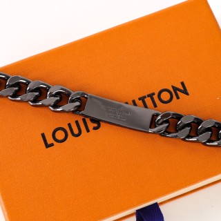 Louis Vuitton Monogram Chain Links Bracelet Silver view 4