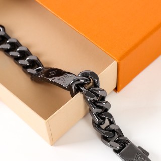 Louis Vuitton Monogram Chain Links Bracelet Silver view 7