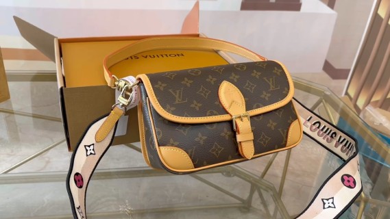 Louis Vuitton Monogram Canvas Shoulder Bag Brown video