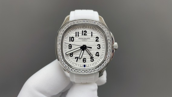 Patek Philippe Aquanaut Luce 5268 Diamond Bezel White video